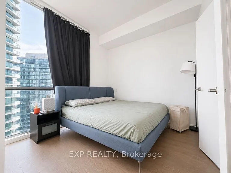 45 Charles St E #5109 — Photo 10