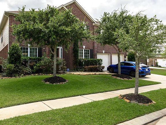 3rd image of 9514 Barlow Springs Ln