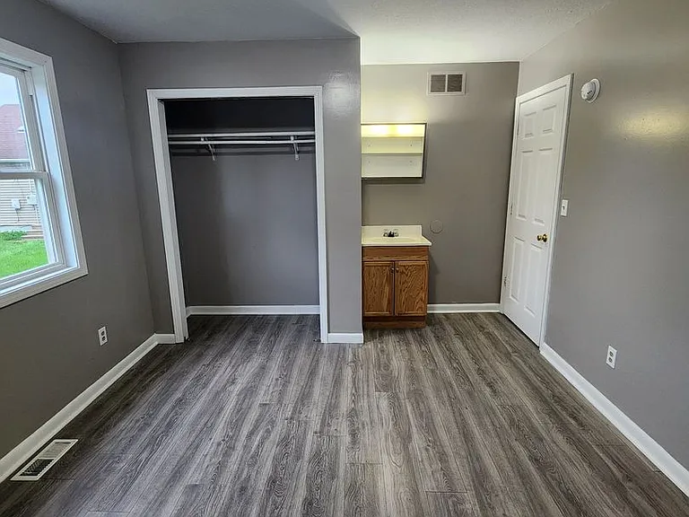 1151 Johnson Ave — Photo 5