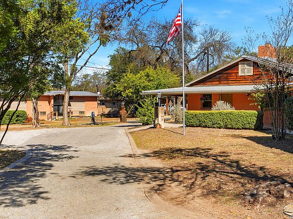 3rd image of 222 Herweck Dr