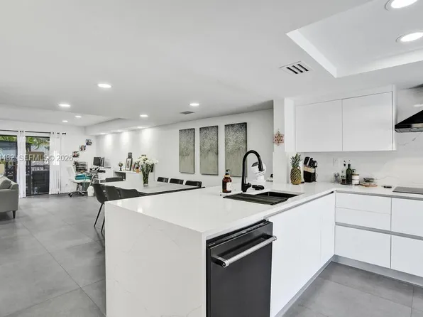 2723 NE 164th St #77, North Miami Beach, FL 33160