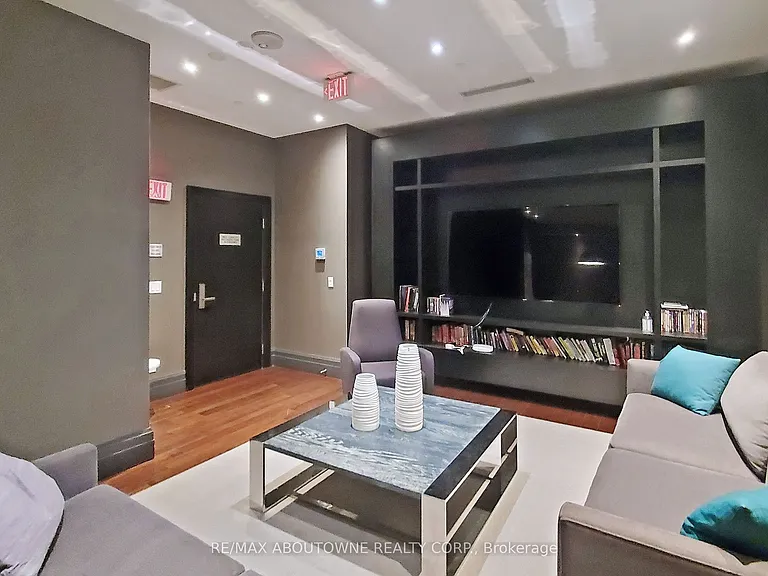 55 Speers Rd #1007 — Photo 16