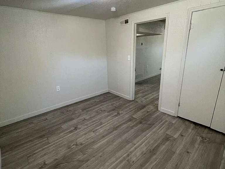 2915 Madison Ave — Photo 8
