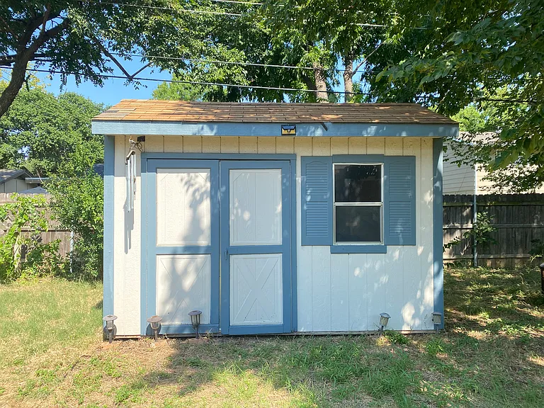 2711 Olympia Dr — Photo 22