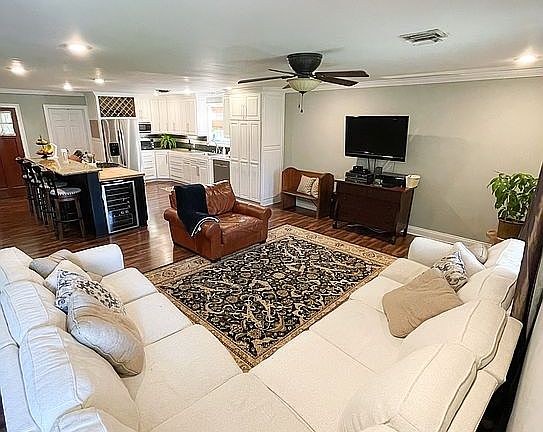Open Kitchen, Dining, Living