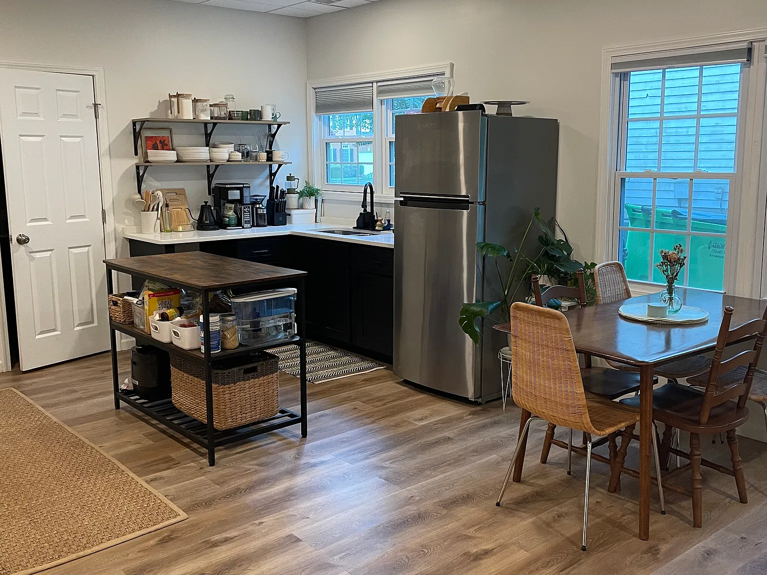2 bed, 1000 sqft, $1,500 — Photo 2