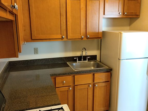 5th image of 1032 S Oak Park Ave #1E