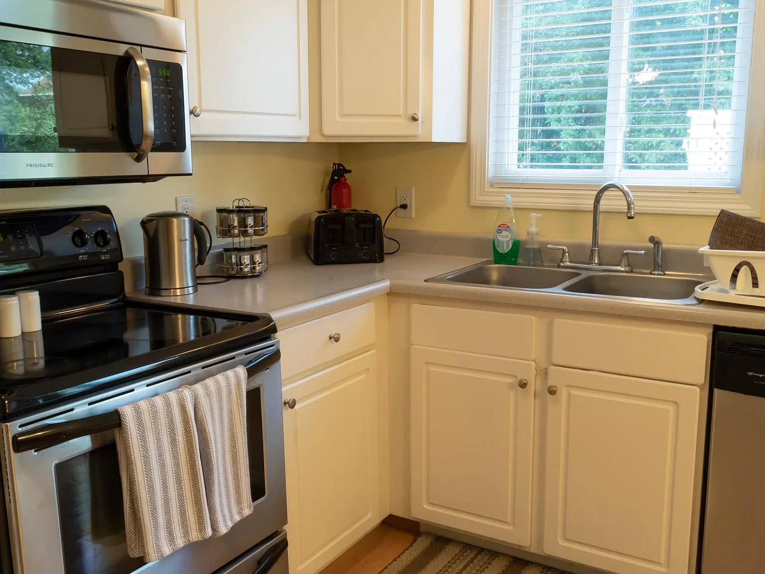 25 Conanicus Rd — Photo 4