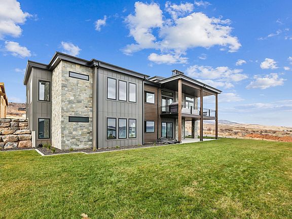 2nd image of 436 W Sunburst Dr #31
