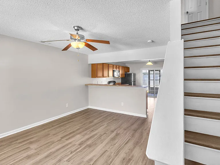 1011 Banister Loop — Photo 5