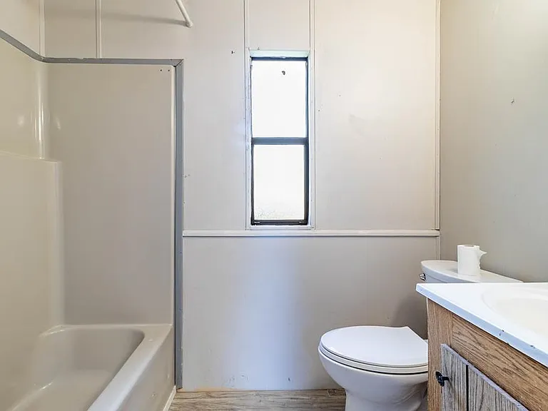 1101 Fashion Ln — Photo 17