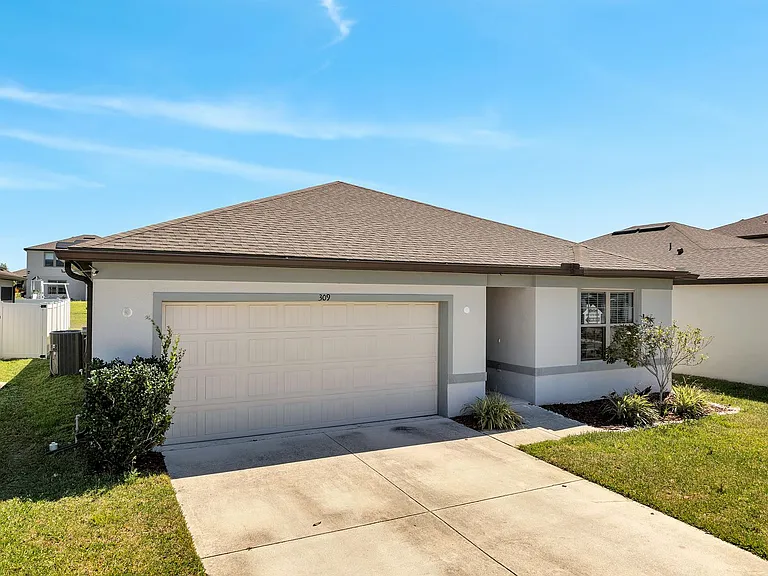 309 Citrus Isle Loop — Photo 3