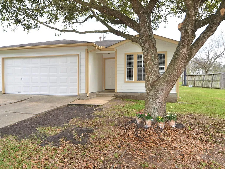 5126 Riverwood Dr — Photo 3
