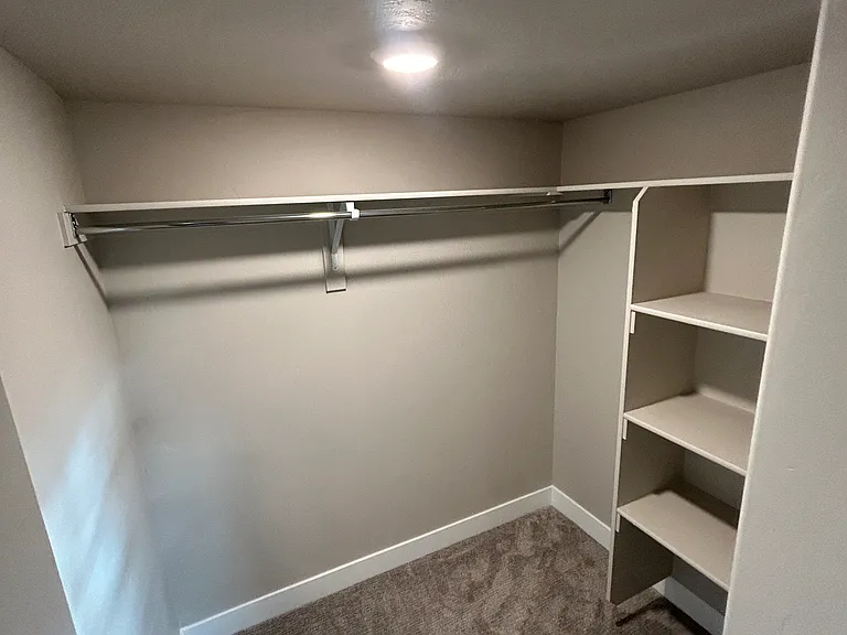 618 W Regent Garden Ln — Photo 12