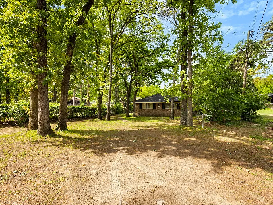 111 Island Park Dr
