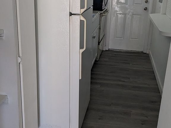 5th image of 1451 NE 170th St #118