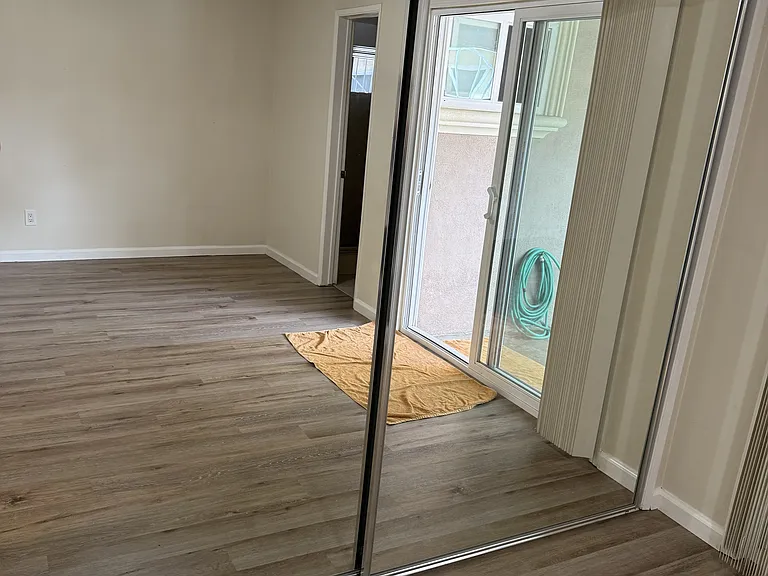 21104 Ladeene Ave #B — Photo 8