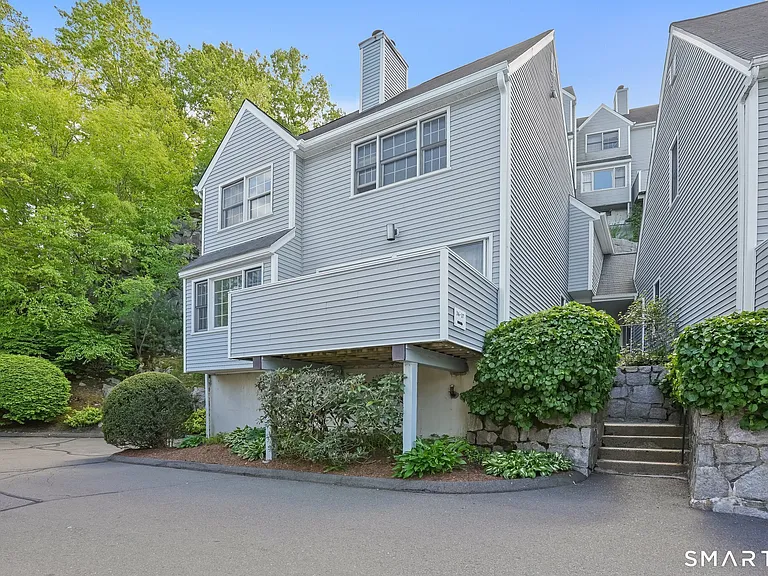 37 Wilton Crst #37 — Photo 24