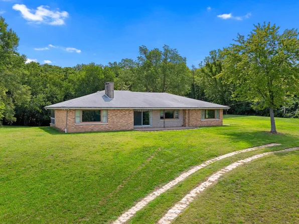 1130 Upper Spring Bay Rd, East Peoria, IL 61611