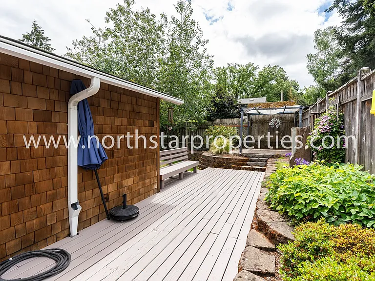 3540 SW Falcon St — Photo 27