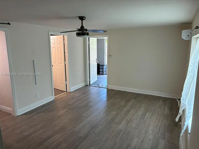 3700 NE 13th Ter #1 — Photo 5