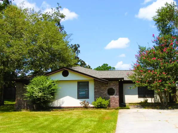 95 Logan Dr, Summerville, SC 29483