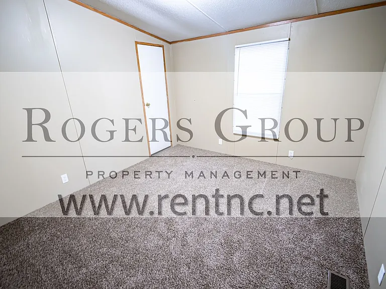 505 Tower Ln — Photo 4
