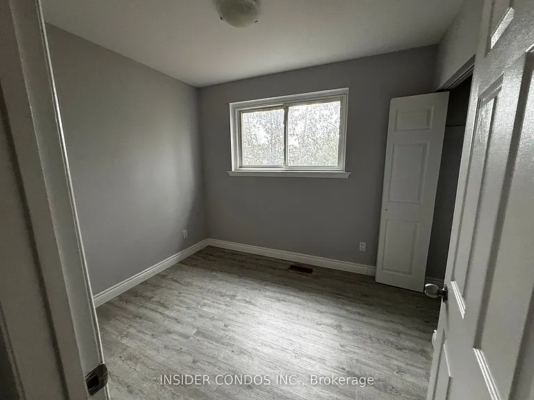 49 Doncaster Dr #UPPER — Photo 19