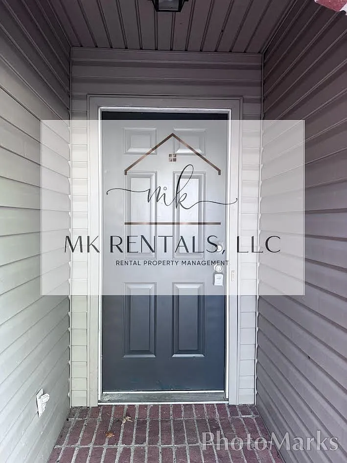 3 bed, 1358 sqft, $1,600 — Photo 2