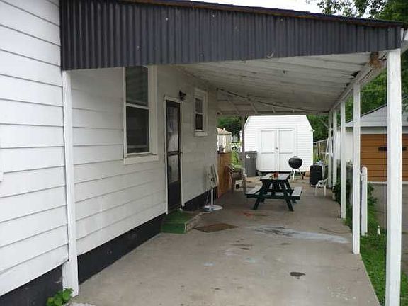 3rd image of 730 S Bosart Ave