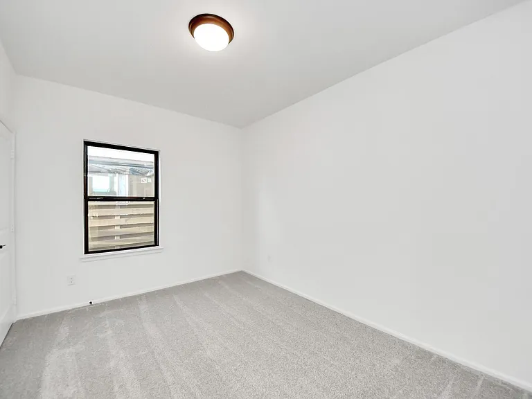 10706 Ursa St — Photo 33