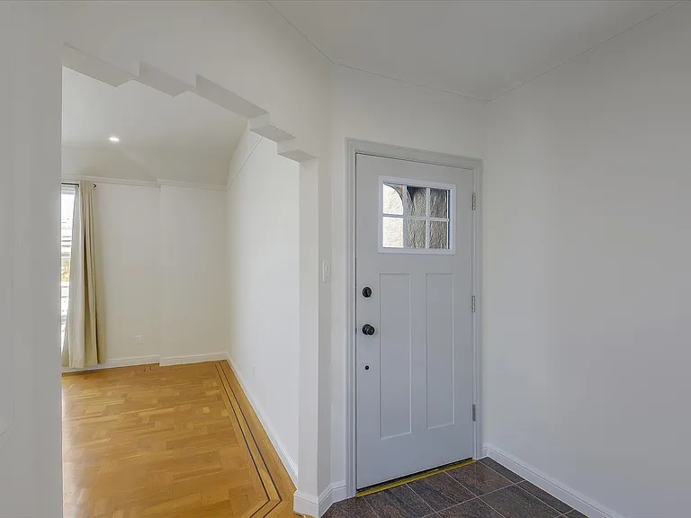 1487 34th Ave — Photo 3