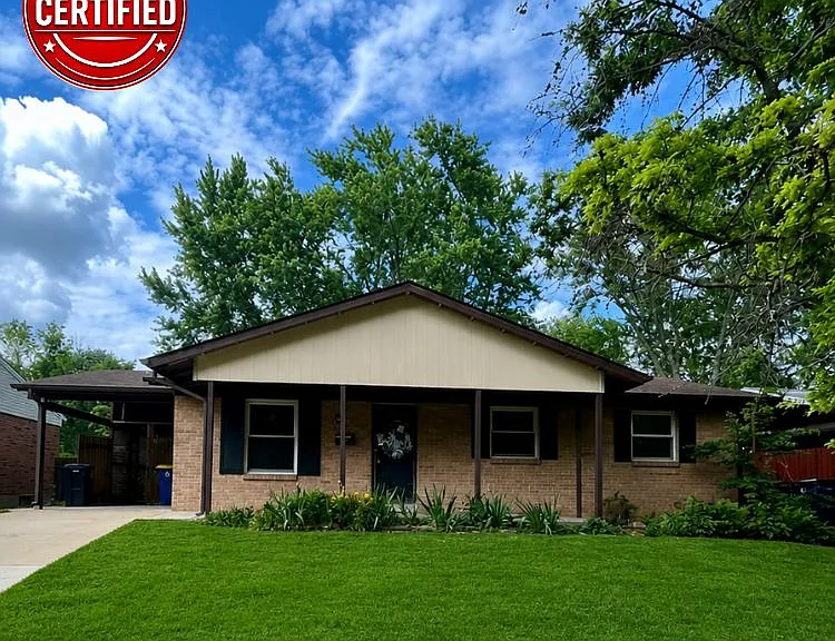 2145 Kingsford Dr — Photo 1
