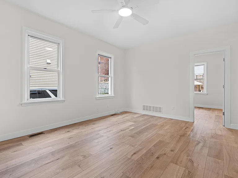 3 Edison Pl #1 — Photo 9