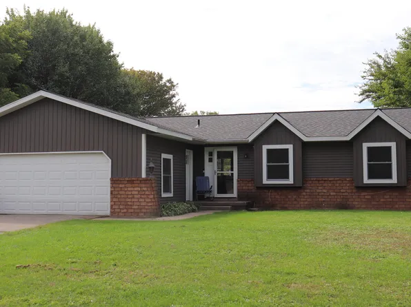 7151 Michael Dr, Hudsonville, MI 49426