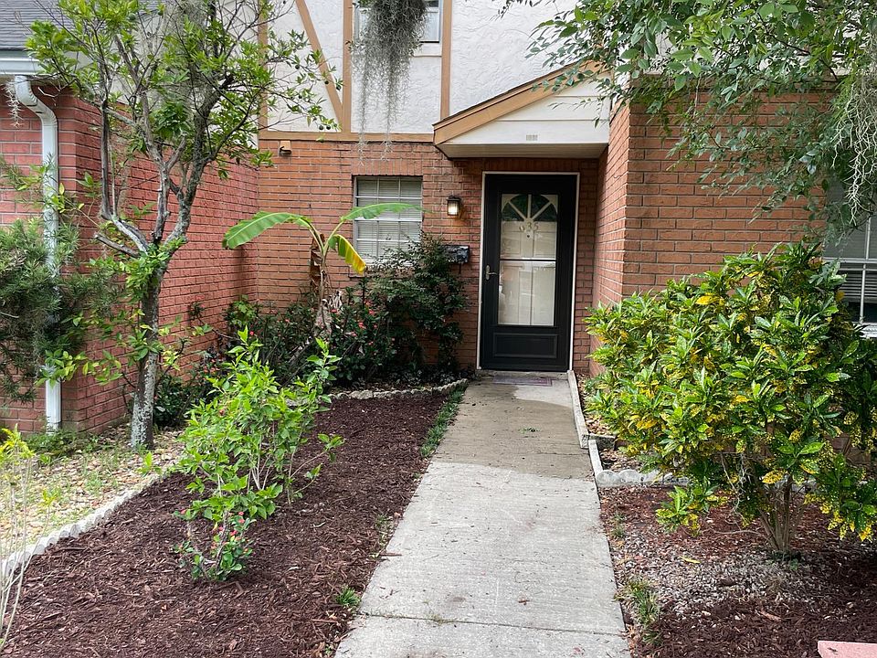 1st image of 635 W Oak Terrace Dr