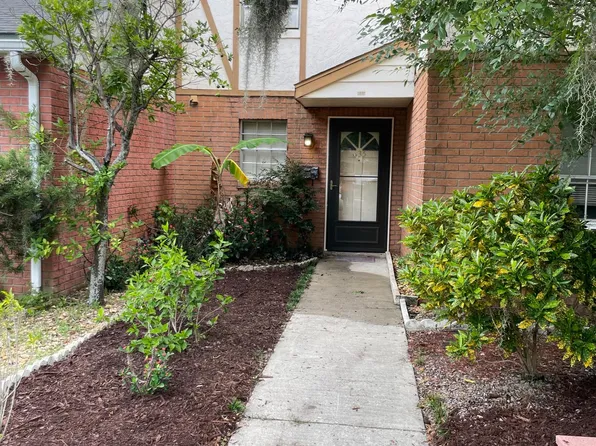 635 W Oak Terrace Dr, Leesburg, FL 34748