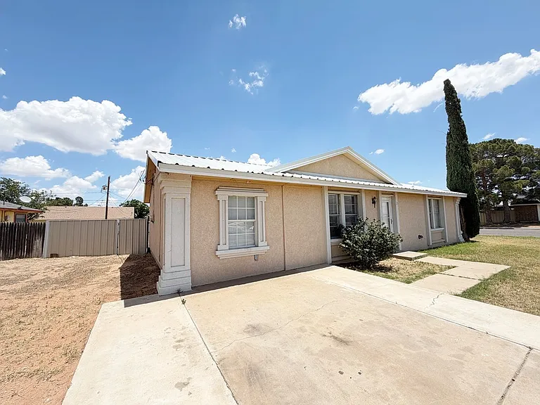 2 Star Cir — Photo 3