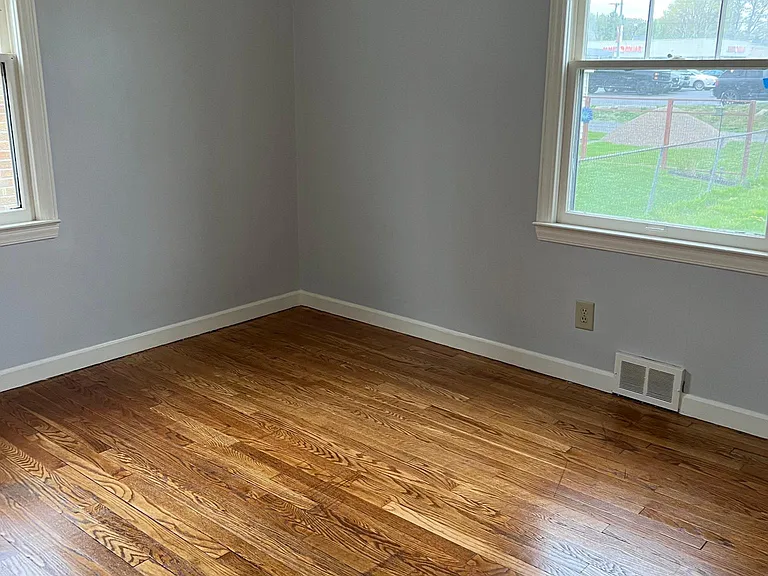 1137 Hovey St SW — Photo 5