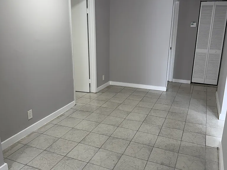 1044 SW 10th St — Photo 5