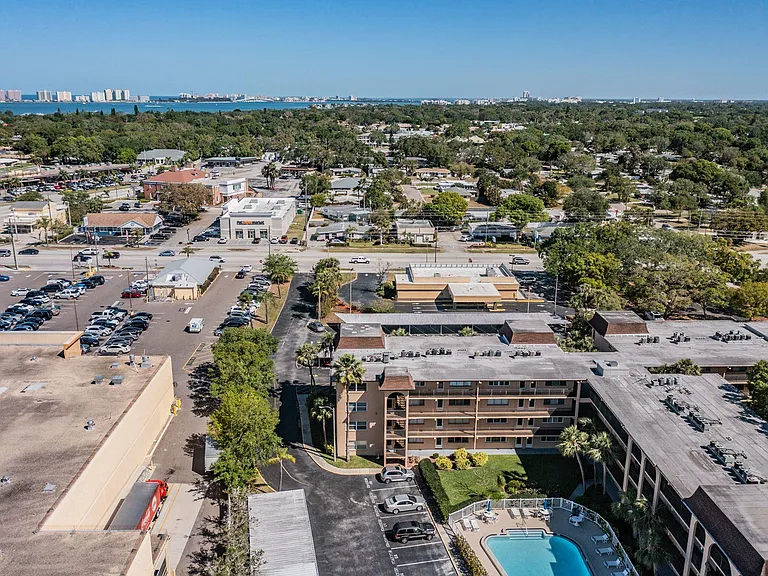 2525 W Bay Dr #B44 — Photo 32