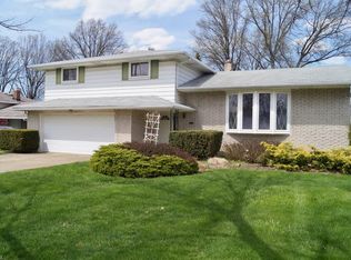 471 E Decker Dr, Seven Hills, OH