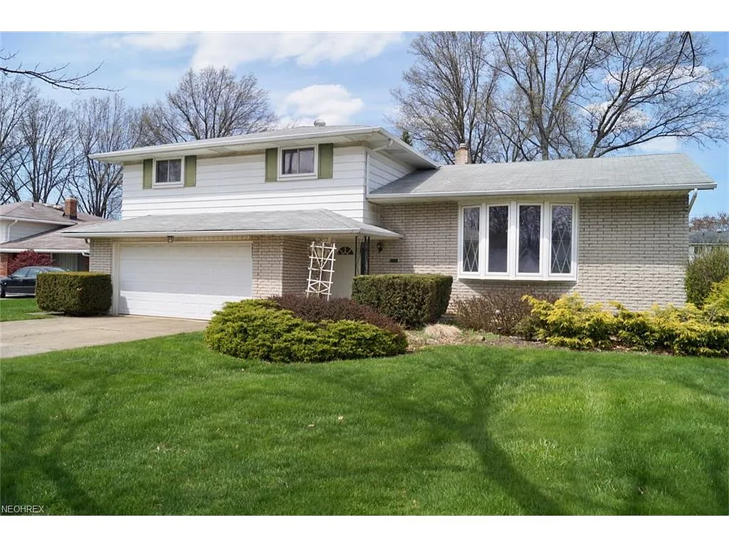 471 E Decker Dr photo 1