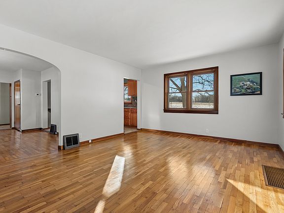 5th image of 9481 W Pine Lake Rd