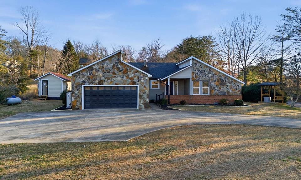 1st image of 195 Hogsed Rd