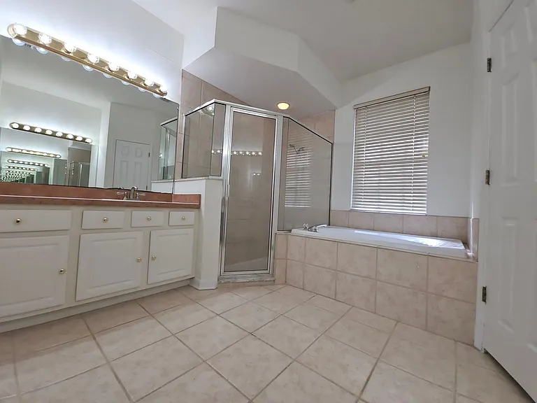 7209 Colonial Lake Dr — Photo 27