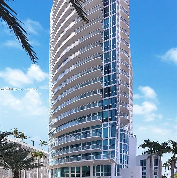 1st image of 480 NE 30th St APT 805