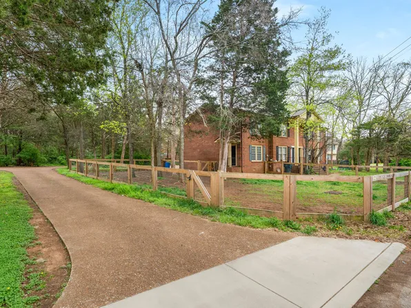 733 Holder Dr, Nashville, TN 37217