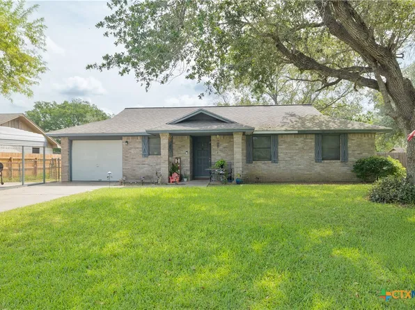 1353 Cherie Brook Dr, Goliad, TX 77963