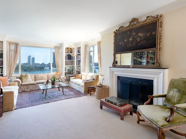 455 East 51st Street 3A image 3 of 11